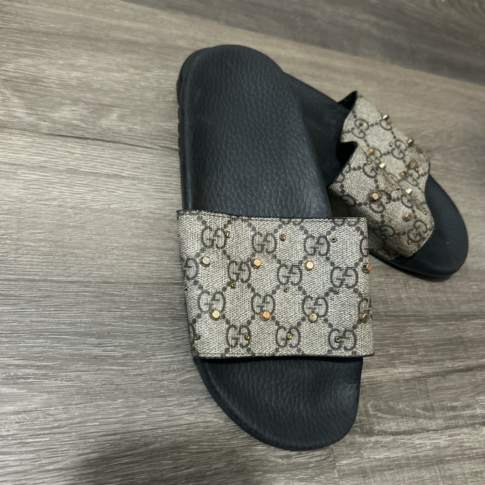 Gucci Beige and Black Monogram Slides